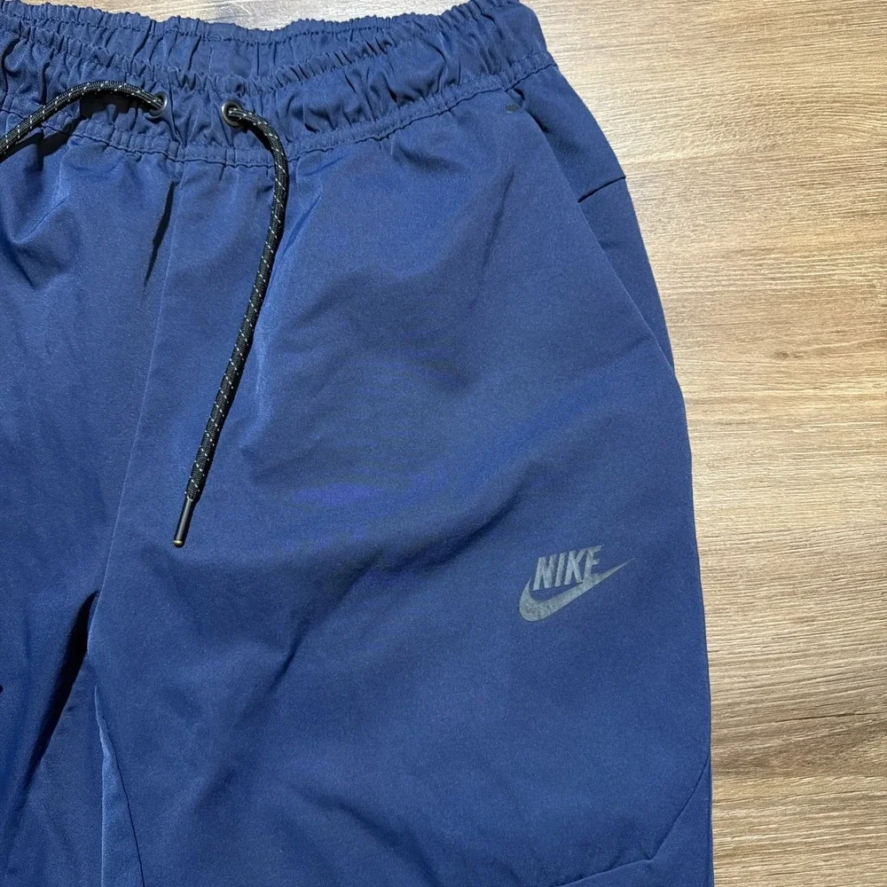 Nike Tech Essentials Men's Woven Pants‎ Size S Sportswear Commuter Tapered Navy